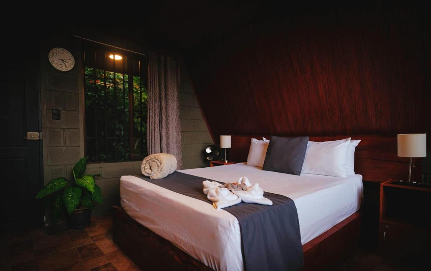Yarumo Lodge, Rio Celeste Black Chalets Bijagua Exterior foto