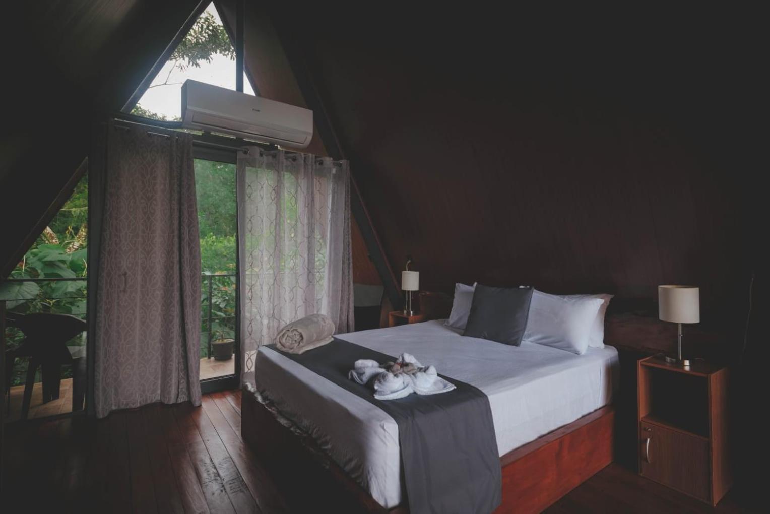 Yarumo Lodge, Rio Celeste Black Chalets Bijagua Exterior foto